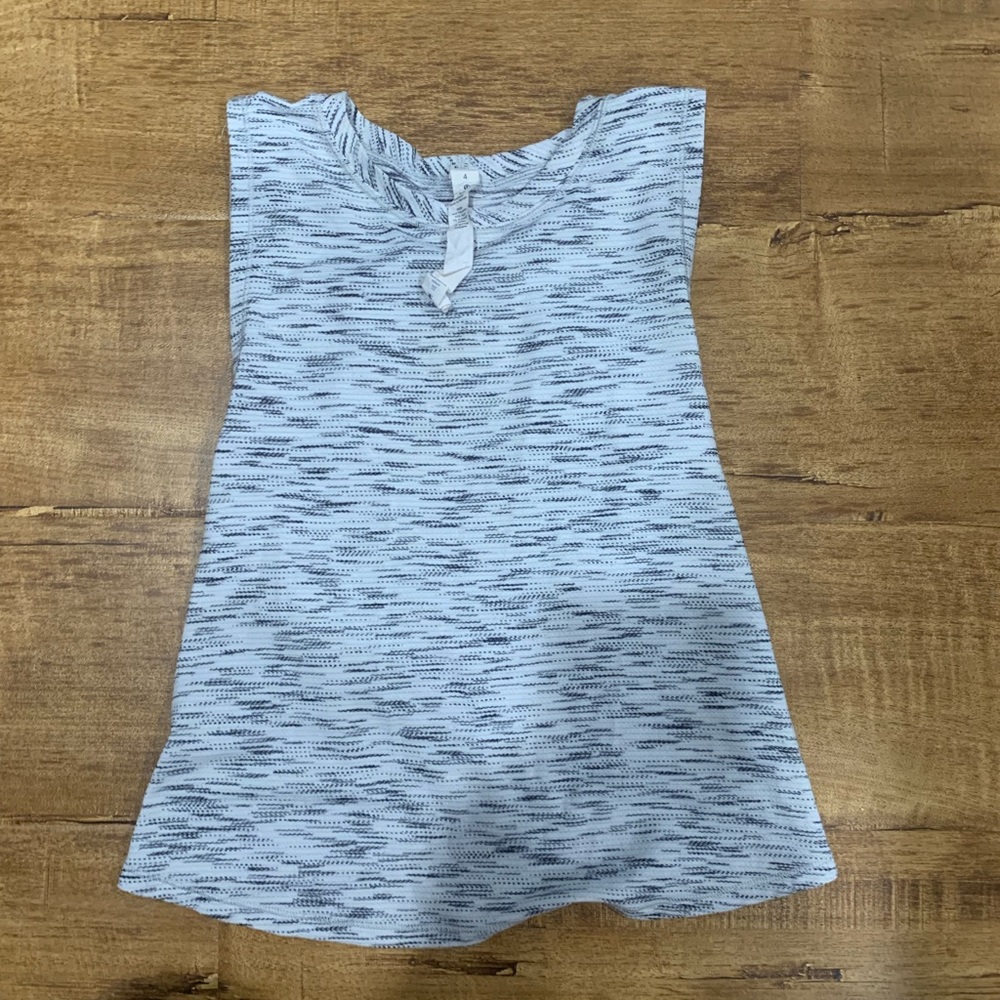 Lululemon cropped tank with keyhole back